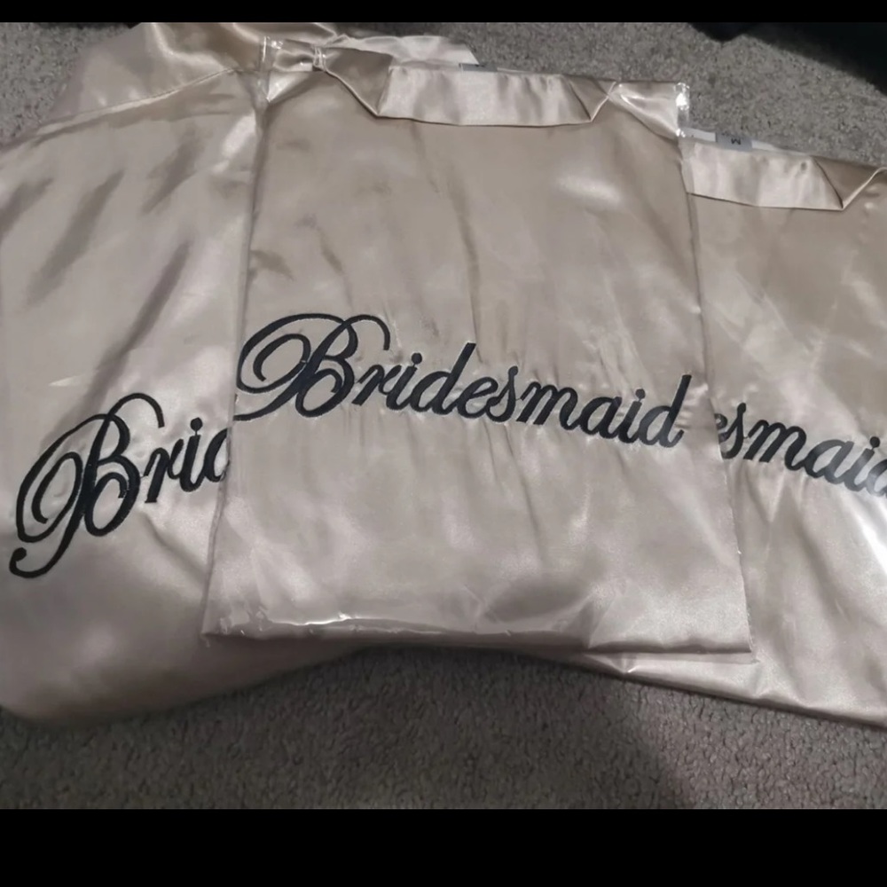 Bridesmaid robes (4)